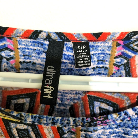 Light weight funky summer dress. Never worn. - Picture 5 of 11